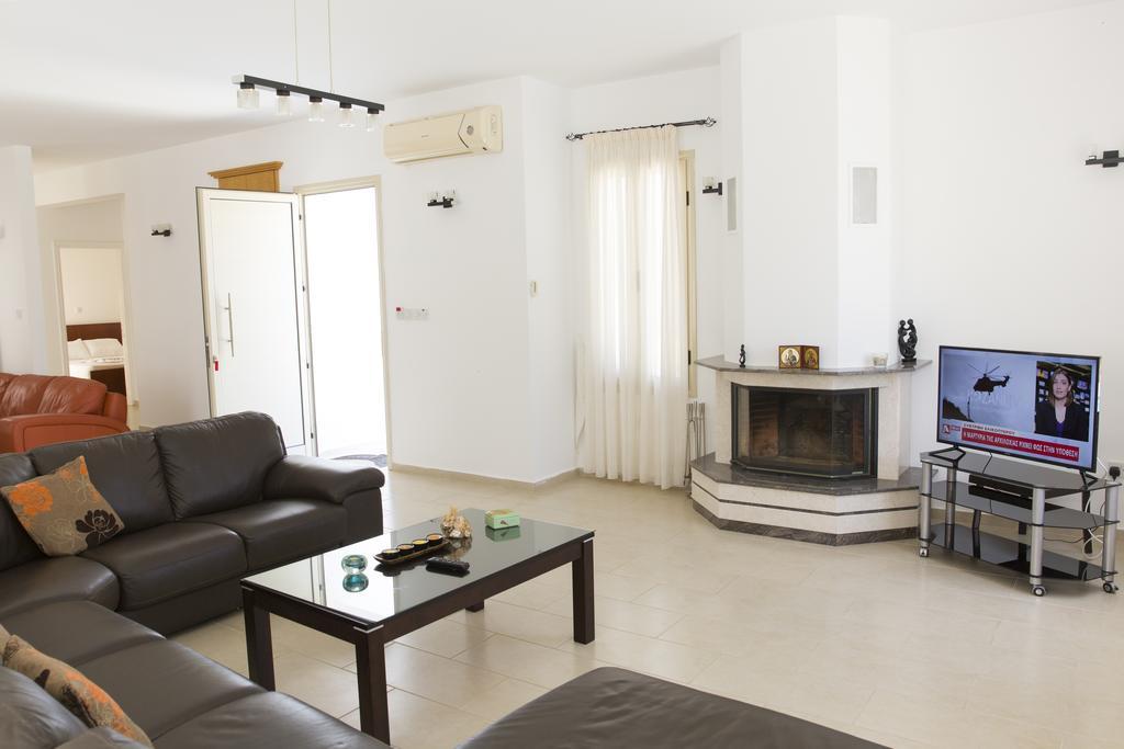 Eliofos Luxury Villa
